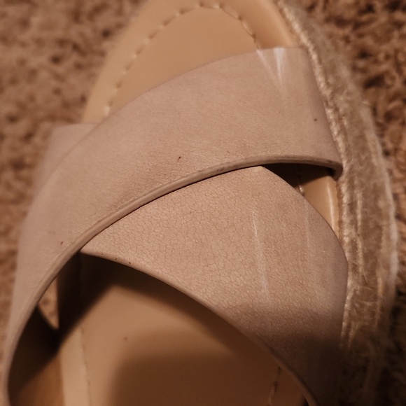 Women's Beige Platform Sandals Size 7.5 - Picture 11 of 13